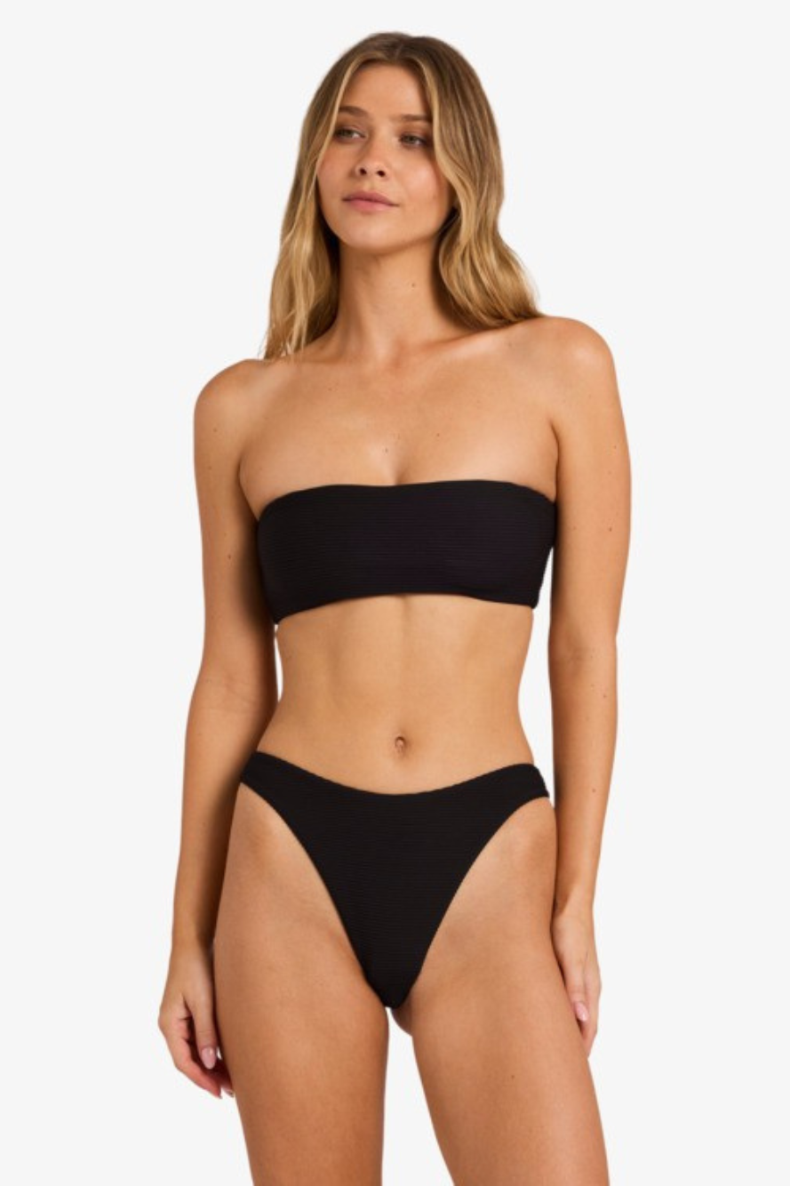 Ribbed V-Cut Bikini Bottom – Black